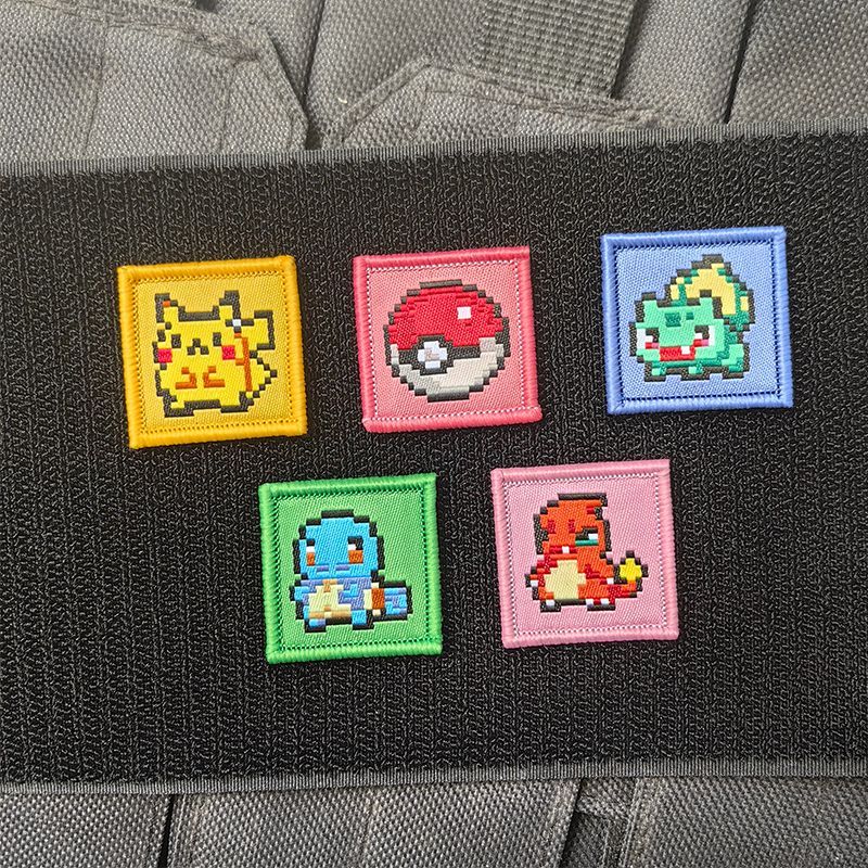 Pokeball Cosplay Prop - แผ่นปักลายพิกเซลเกมโปเกมอน ปิกาจู ชาร์แมนเดอร์ สควิร์เทิล บัลบัสซอร์ โปเกบอล